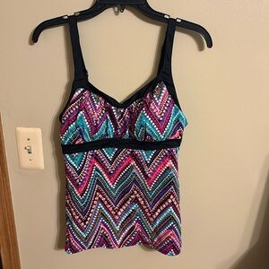 St.Johns Bay swim suit top with fun geometric pattern